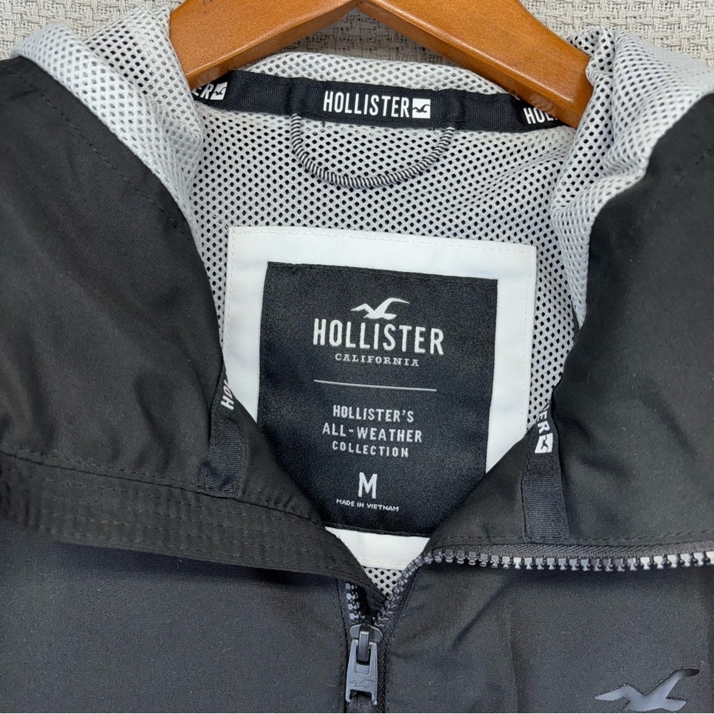 Hollister Men’s Med All Weather Collection Red/Black Rain Coat Jacket Outdoor - Picture 2 of 13